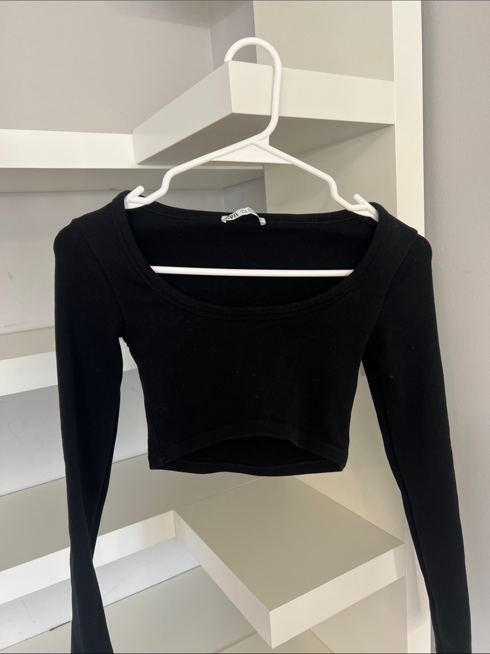 Black Zara Long-Sleeve Cropped Scoop Neck Top